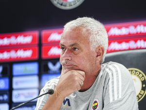 Mantan Pemainnya Meninggal Dunia, Mourinho Menangis