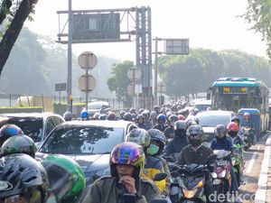 Masih Ada Galian, Jalan TB Simatupang Macet Parah Pagi Ini Masih Ada Galian, Jalan TB Simatupang Macet Parah Pagi Ini