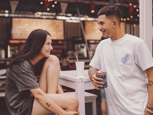 Kenangan Dahlia Poland dan Fandy Christian Saat Makan Bareng Kenangan Dahlia Poland dan Fandy Christian Saat Makan Bareng