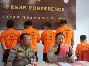 Warga Temukan Bungkusan Diduga Sabu 1 Kg di Selayar, Nilainya Capai Rp 1,5 M Warga Temukan Bungkusan Diduga Sabu 1 Kg di Selayar, Nilainya Capai Rp 1,5 M