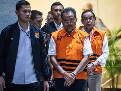 Video: KPK Tahan 2 Tersangka Korupsi Jalan Tol Trans Sumatera