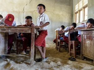 Mangkrak Bertahun-tahun, Renovasi Kelas SDN 1 Curug Tak Kunjung Rampung
