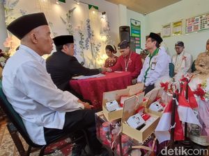 Uniknya Nikah Massal di Bantul, Rampung Akad Langsung Lomba 17-an