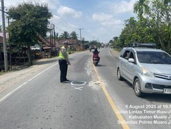 Pemotor Tewas Tertabrak Truk di Jalintim Muaro Jambi, Korban Terseret 5 Meter