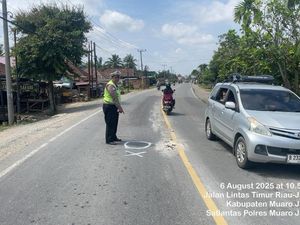 Pemotor Tewas Tertabrak Truk di Jalintim Muaro Jambi, Korban Terseret 5 Meter Pemotor Tewas Tertabrak Truk di Jalintim Muaro Jambi, Korban Terseret 5 Meter