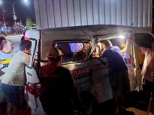 Brakk! Ambulans Angkut Pasien Ditabrak Truk di Banguntapan Brakk! Ambulans Angkut Pasien Ditabrak Truk di Banguntapan