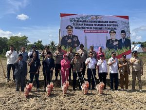 Dukung Ketahanan Pangan, Gontor 6-Polres Konsel Tanam Jagung di Lahan 3,5 Ha Dukung Ketahanan Pangan, Gontor 6-Polres Konsel Tanam Jagung di Lahan 3,5 Ha