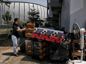 Warga Kampung Bayam Akhirnya Tempati Hunian JIS Warga Kampung Bayam Akhirnya Tempati Hunian JIS