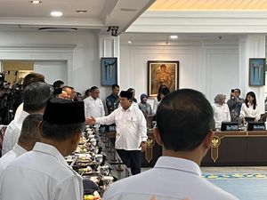Prabowo Jengkel Banyak Pengusaha Nakal Hisap Darah Rakyat Prabowo Jengkel Banyak Pengusaha Nakal Hisap Darah Rakyat