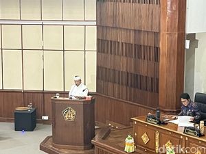 DPRD Rekomendasikan Raperda APBD-P Bali 2025, Masih Defisit Rp 752 M DPRD Rekomendasikan Raperda APBD-P Bali 2025, Masih Defisit Rp 752 M