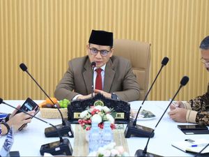 Viral Bendera One Piece, Wamenag Ajak Masyarakat Tetap Kibarkan Merah Putih Viral Bendera One Piece, Wamenag Ajak Masyarakat Tetap Kibarkan Merah Putih