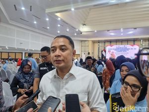 Wali Kota Eri Pastikan PBB Surabaya Tak Naik Wali Kota Eri Pastikan PBB Surabaya Tak Naik