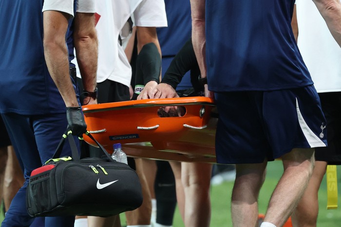 SEOUL, SOUTH KOREA - AUGUST 03: James Maddison of Tottenham Hotspur is stretchered off following an injury during the Pre-Season Friendly match between Tottenham Hotspur and Newcastle United at Seoul World Cup Stadium on August 03, 2025 in Seoul, South Korea. (Photo by Chung Sung-Jun/Getty Images)