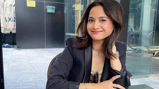 Berita Seputar Selebriti Insertlive Terkini : Terpopuler: Kekayaan Acha Septriasa hingga Gaya Erin Taulany