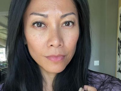 Tanpa Botox, Begini Penampakan Kulit Anggun C. Sasmi di Usia 51