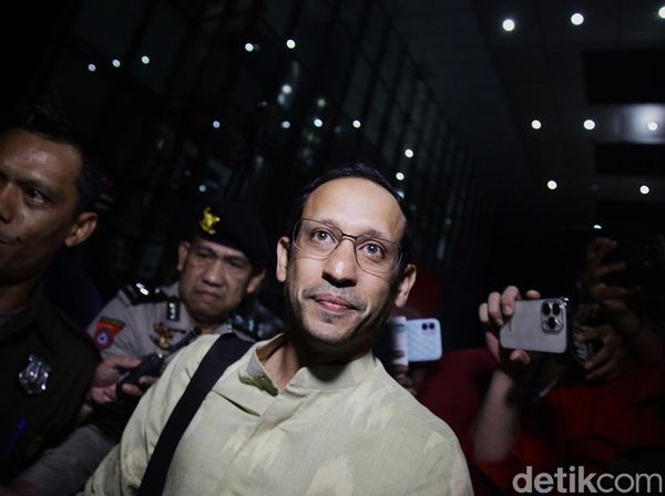Ekspresi Nadiem Makarim Usai Diperiksa KPK