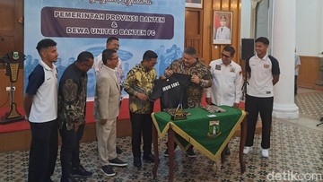 Andra Soni Teken MoU Banten International Stadium Jadi Kandang Dewa United
