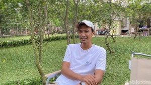 Kisah Indra Saputra, Anak Tukang Becak yang Jadi Juragan Kafe