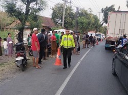 Nahas! Petani Tewas Terlindas Truk Trailer di Pantura Rembang