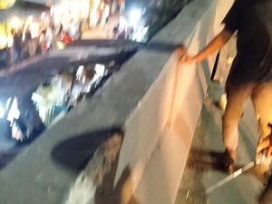 Pipa Jumbo yang Timpa Lapak di Jakut Jatuh dari Ketinggian 3 Meter Pipa Jumbo yang Timpa Lapak di Jakut Jatuh dari Ketinggian 3 Meter