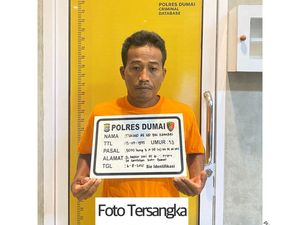 20 Hektare Lahan di Dumai Terbakar Berhari-hari, Pelaku Ditangkap! 20 Hektare Lahan di Dumai Terbakar Berhari-hari, Pelaku Ditangkap!