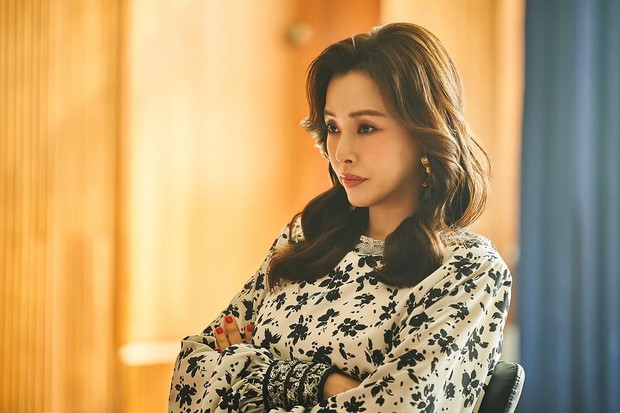 Potret Honey Lee dalam drama 'Aema'