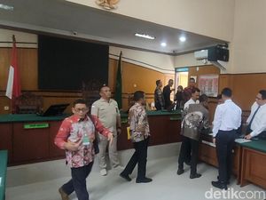 Adu Dalil Kejari Cianjur Vs Kuasa Hukum di Praperadilan Korupsi PJU Adu Dalil Kejari Cianjur Vs Kuasa Hukum di Praperadilan Korupsi PJU