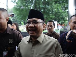 Respons Eks Menag Yaqut Usai Dicegah KPK ke Luar Negeri