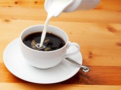 Kenapa Minum Kopi pakai Susu Lebih Enak? Ini Alasan Ilmiahnya