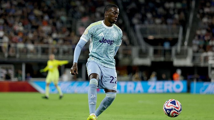 WASHINGTON, DC - JUNE 18: Timothy Weah #22 of Juventus FC runs with the ball during the FIFA Club World Cup 2025 group G match between Al Ain FC and Juventus FC at Audi Field on June 18, 2025 in Washington, DC. (Photo by Lars Baron - FIFA/FIFA via Getty Images)