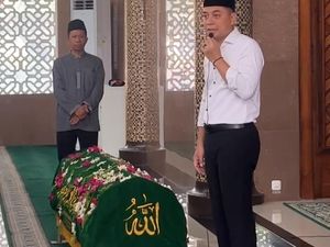 Ibu Wawali Armuji Meninggal, Walkot Eri-Ketua DPRD Surabaya Berduka Ibu Wawali Armuji Meninggal, Walkot Eri-Ketua DPRD Surabaya Berduka