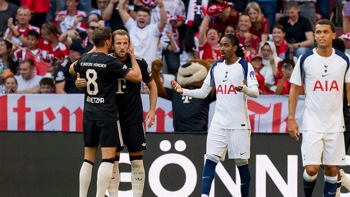 Munich, Germany - August 7: Harry Kane of Bayern Muenchen celebrates after scoring his teams first goal with teammates during the Pre-Season Friendly match between FC Bayern München and Tottenham Hotspur at Allianz Arena on August 7, 2025 in Munich, Germany. (Photo by Max Maiwald/DeFodi Images/DeFodi via Getty Images)