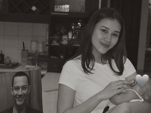 Aaliyah Massaid Kenalkan Anak di Ultah Mendiang Adjie Massaid Aaliyah Massaid Kenalkan Anak di Ultah Mendiang Adjie Massaid