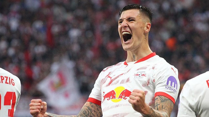 LEIPZIG, GERMANY - MAY 03: Benjamin Sesko of Leipzig celebrates his goal during the Bundesliga match between RB Leipzig and FC Bayern München at Red Bull Arena on May 03, 2025 in Leipzig, Germany. (Photo by Image Photo Agency/Getty Images)