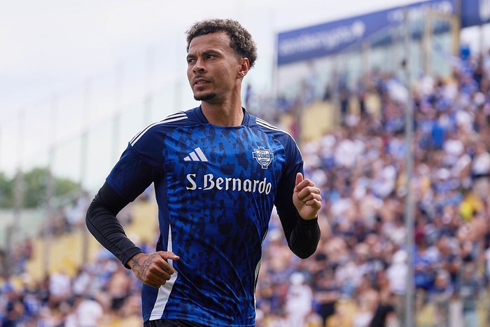 Dele Alli PARMA, ITALY - MAY 03: Dele Alli of Como warms up prior to the Serie A match between Parma and Como at Stadio Ennio Tardini on May 03, 2025 in Parma, Italy. (Photo by Emmanuele Ciancaglini/Ciancaphoto Studio/Getty Images)