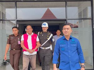 Eks Ketua PSSI Lampung Tengah Ditahan Terkait Dugaan Korupsi Dana KONI Eks Ketua PSSI Lampung Tengah Ditahan Terkait Dugaan Korupsi Dana KONI