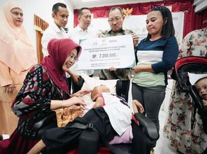 Fatma Saifullah Yusuf Beri Bantuan ATENSI ke Sentra Budi Perkasa Palembang