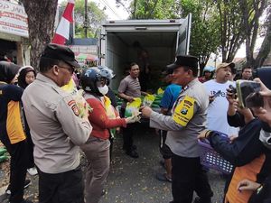 Beras 3 Ton Gerakan Pangan Murah Polri Ludes dalam 2 Jam di Sidoarjo
