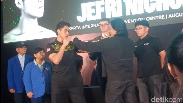Kabar Terkini Artis dari InsertLive : Jefri Nichol Yakin Bisa Menang, El Rumi: Coba Aja Kalau Bisa
