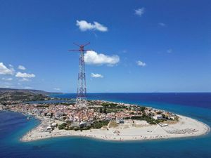 Potret Lokasi Pembangunan Jembatan Gantung Penghubung Sisilia-Italia