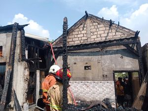 150 Kebakaran Terjadi di Surabaya Sepanjang Januari-Agustus 2025 150 Kebakaran Terjadi di Surabaya Sepanjang Januari-Agustus 2025