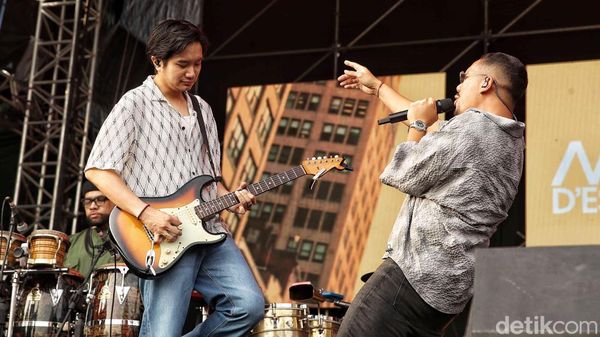Sore Romantis Bareng MALIQ & DEssentials di The Sound Project 2025