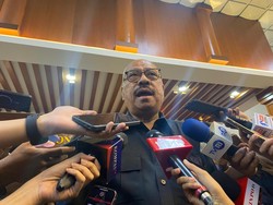 Mekeng Golkar: Kalau Mau Munaslub Muncul Muka Dong, Politik Sehat!