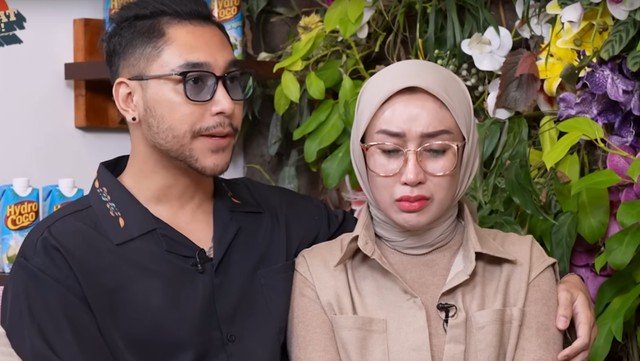 Gosip Terkini Selebriti Insertlive : Kisah Pilu Reza Gladys soal Ibunda di Tengah Perseteruan dengan Nikita Mirzani