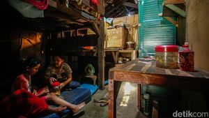 Lihat Lebih Dekat Rumah Dimakan Tanah di Bekasi