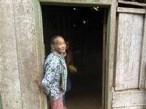 Kisah Viral Nenek Tinggal Sendirian di Kampung Mati Banjarnegara Kisah Viral Nenek Tinggal Sendirian di Kampung Mati Banjarnegara