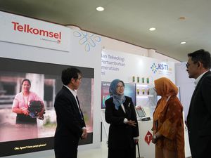 Telkomsel Pamerkan 6 Solusi AI di KSTI 2025, Siap Dukung Indonesia Emas
