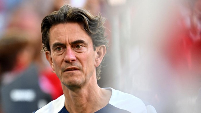 Soccer Football - Friendly Match - Bayern Munich v Tottenham Hotspur - Allianz Arena, Munich, Germany - August 7, 2025 Tottenham Hotspur manager Thomas Frank before the match REUTERS/Angelika Warmuth