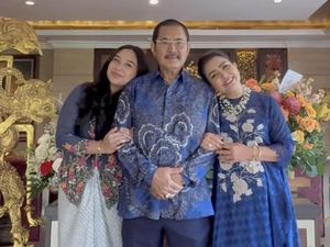 8 Foto Ultah ke-72 Bambang Trihatmodjo, Pamer Kemesraan Dengan Mayangsari 8 Foto Ultah ke-72 Bambang Trihatmodjo, Pamer Kemesraan Dengan Mayangsari