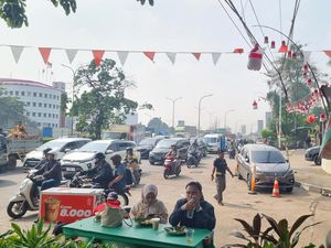 Cerita Pemotor Breakfast With a View di Tengah Macet Parah TB Simatupang Cerita Pemotor Breakfast With a View di Tengah Macet Parah TB Simatupang